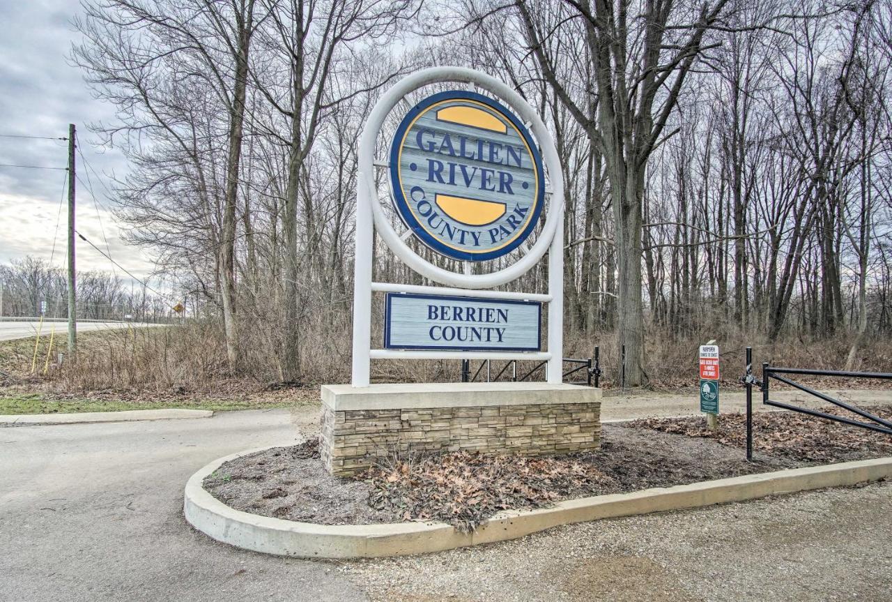 Cozy Sawyer Apartment - 5 Min To Warren Dunes Park المظهر الخارجي الصورة